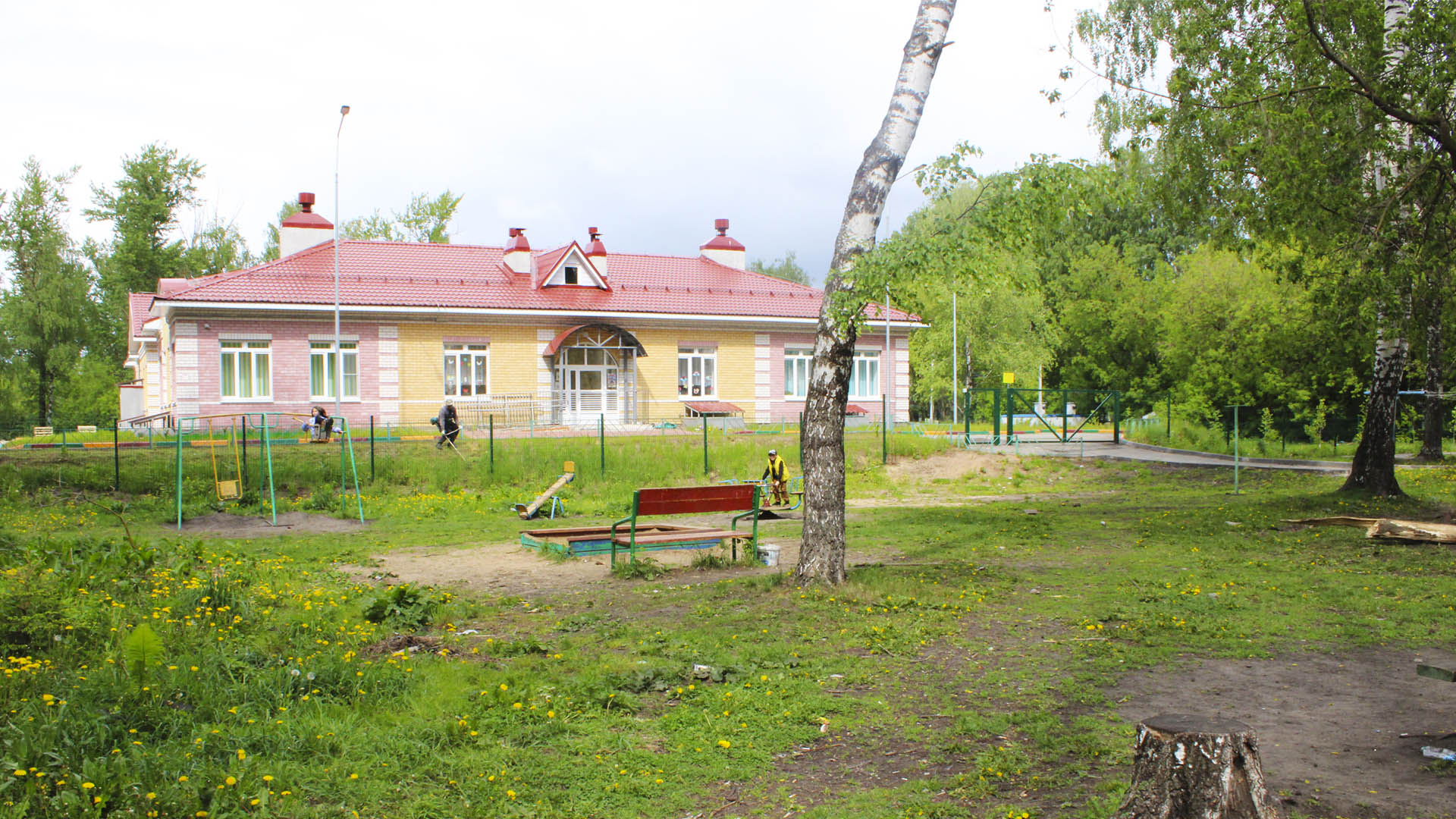 Устройство детской площадки на ул.Энгельса, д78, д.80, д.82, ул.Мазурова, д.11, д.12, г.Балахна 