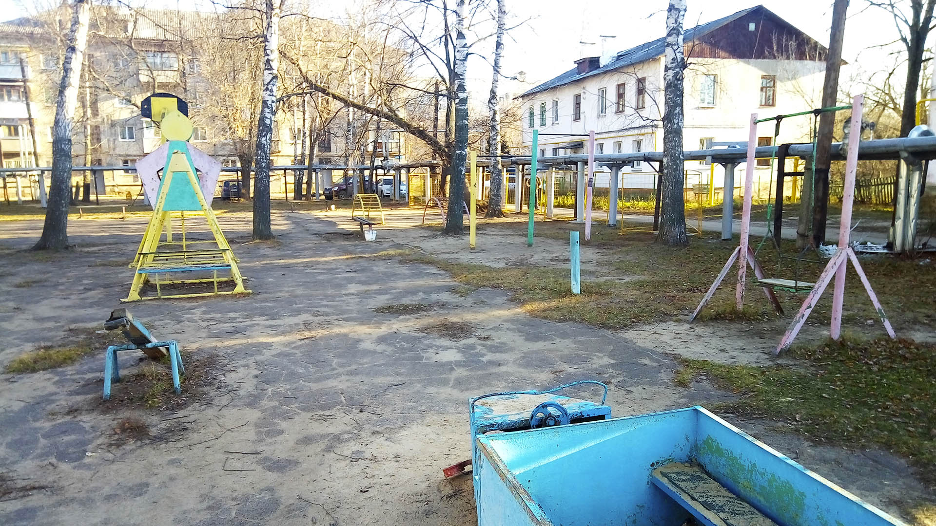 Устройство детской игровой площадки на ул.Левинка, д.35, г.Н.Новгород