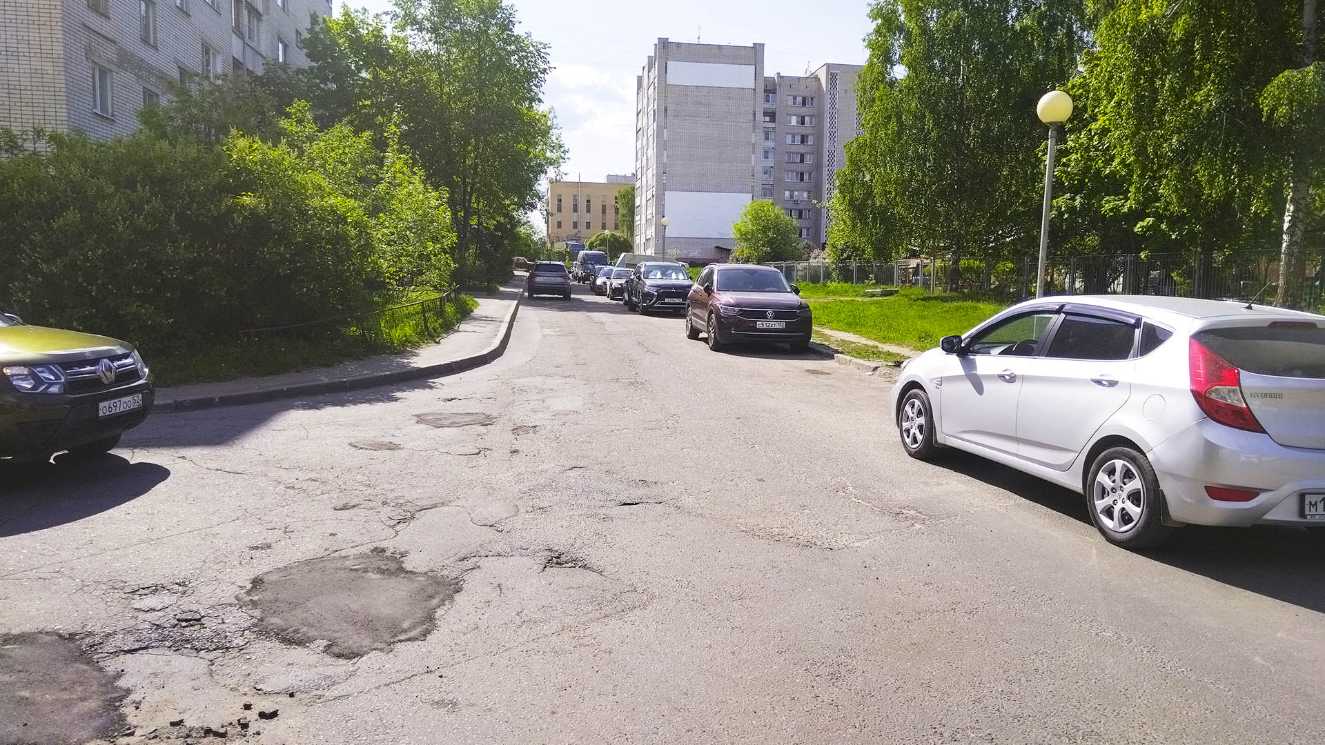 Ремонт проезда и тротуаров в 12 мкр. по ул.Семашко, д.10, г.Саров