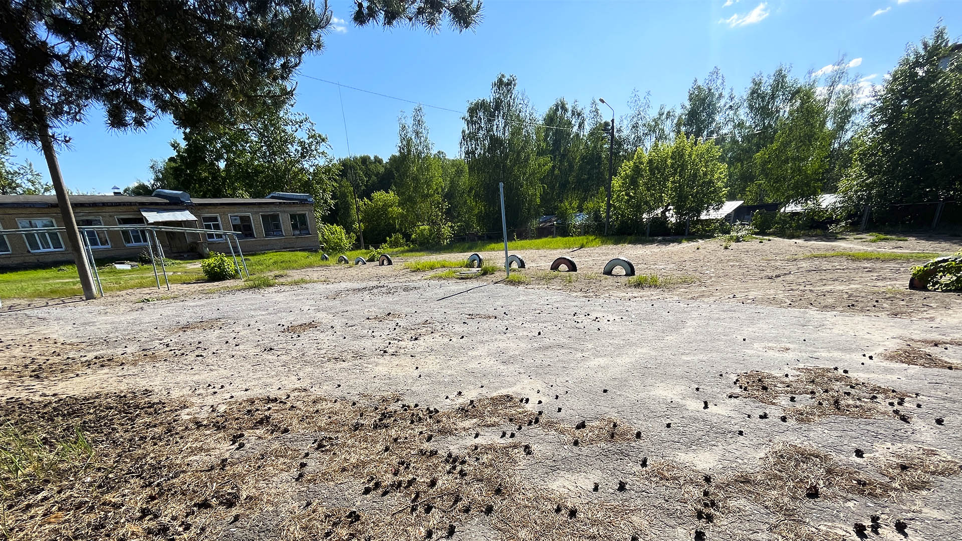 Устройство детской спортивной игровой площадки на ул.Центральная, р.п.Юганец