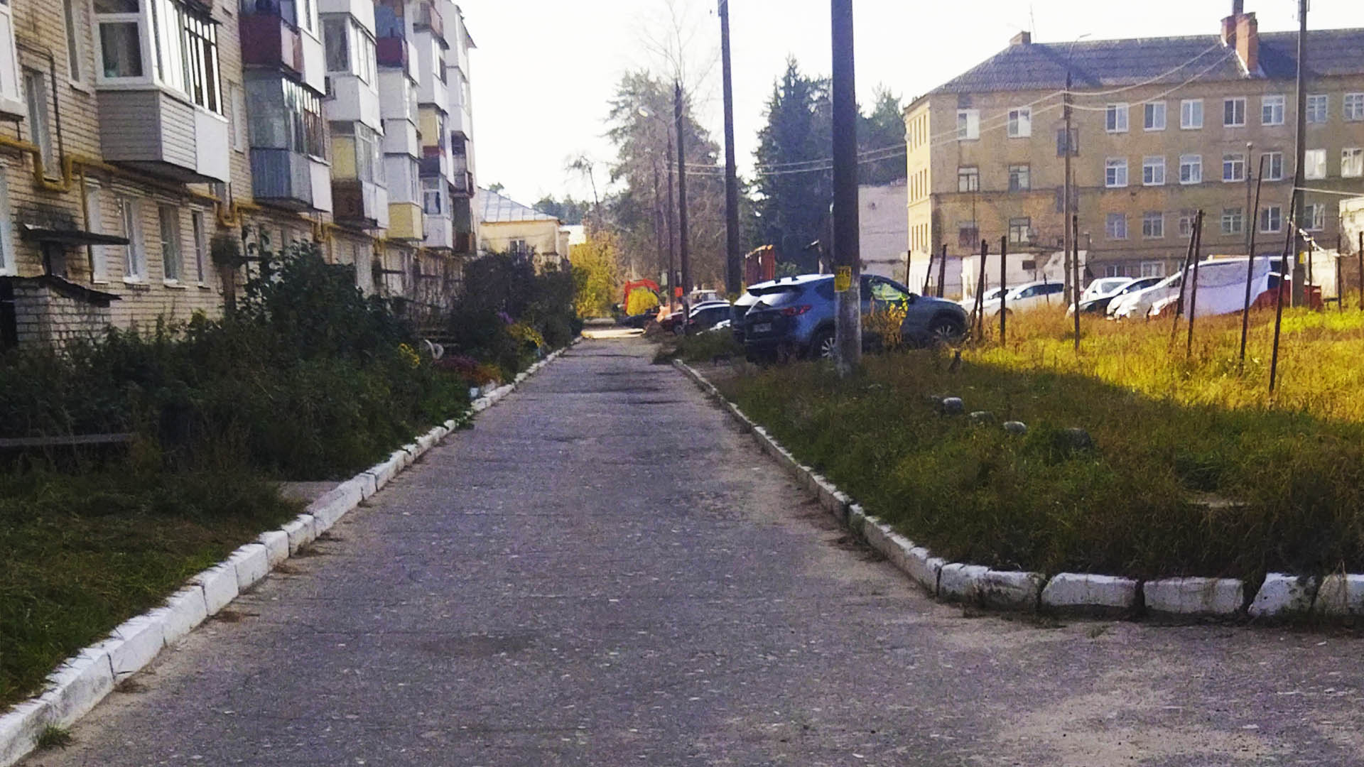 Ремонт придомовой территории  на ул.Парковая, д.12, р.п.Юганец